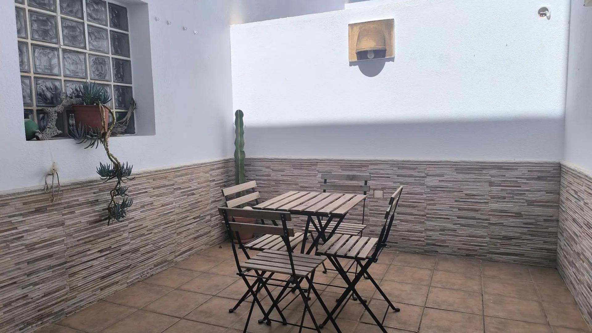 Apartamento Con Encanto, Terraza Y Parking Cubierto contacts
